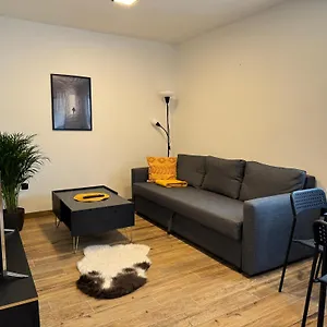 J One Apartmán